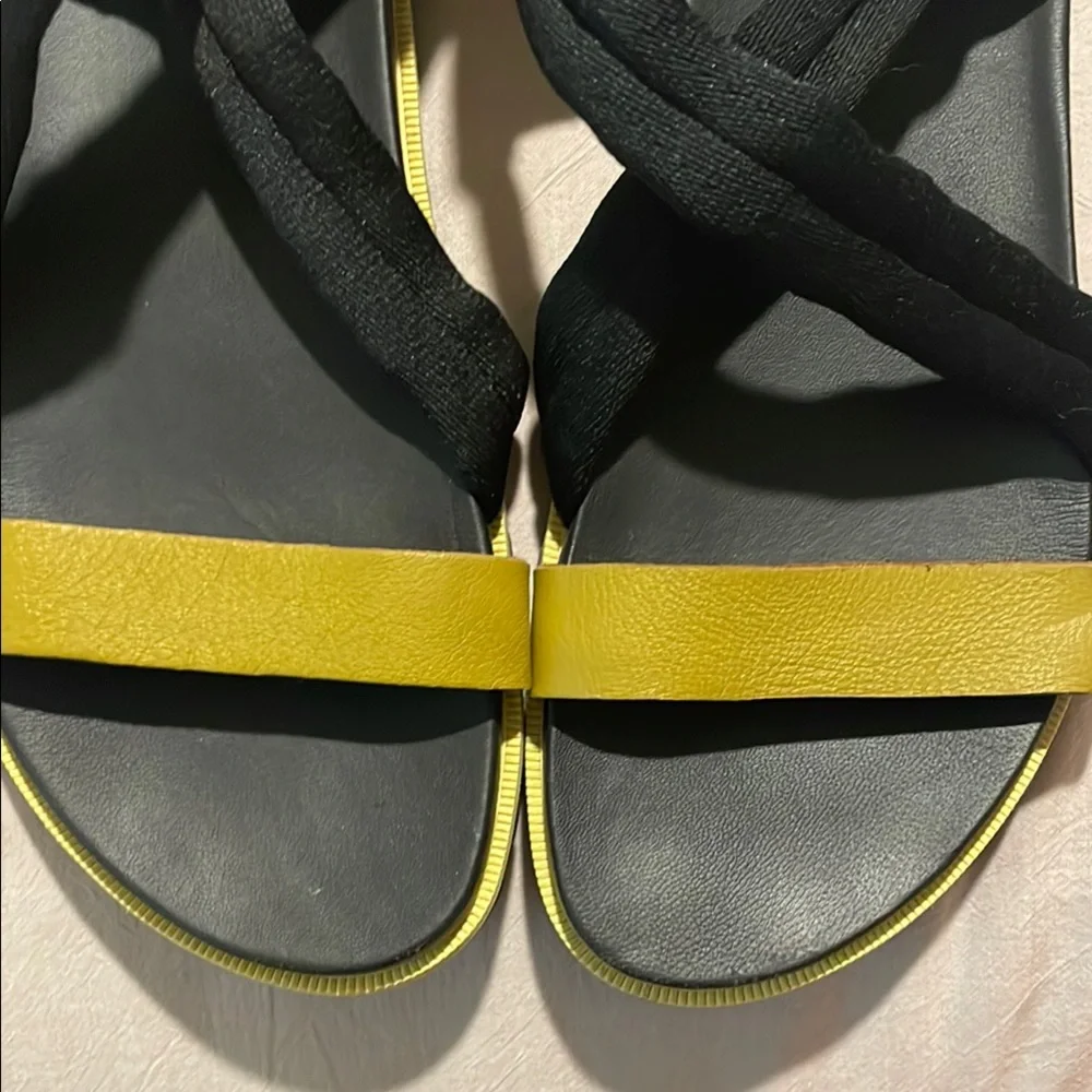 Sorel Yellow and Black Adventure Sandals - Picture 4 of 7